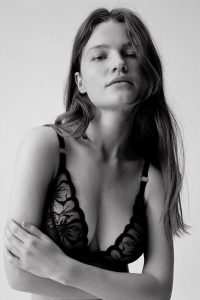 Biustonosz Chantelle Fleurs Wirefree Triangle Bra C12M80